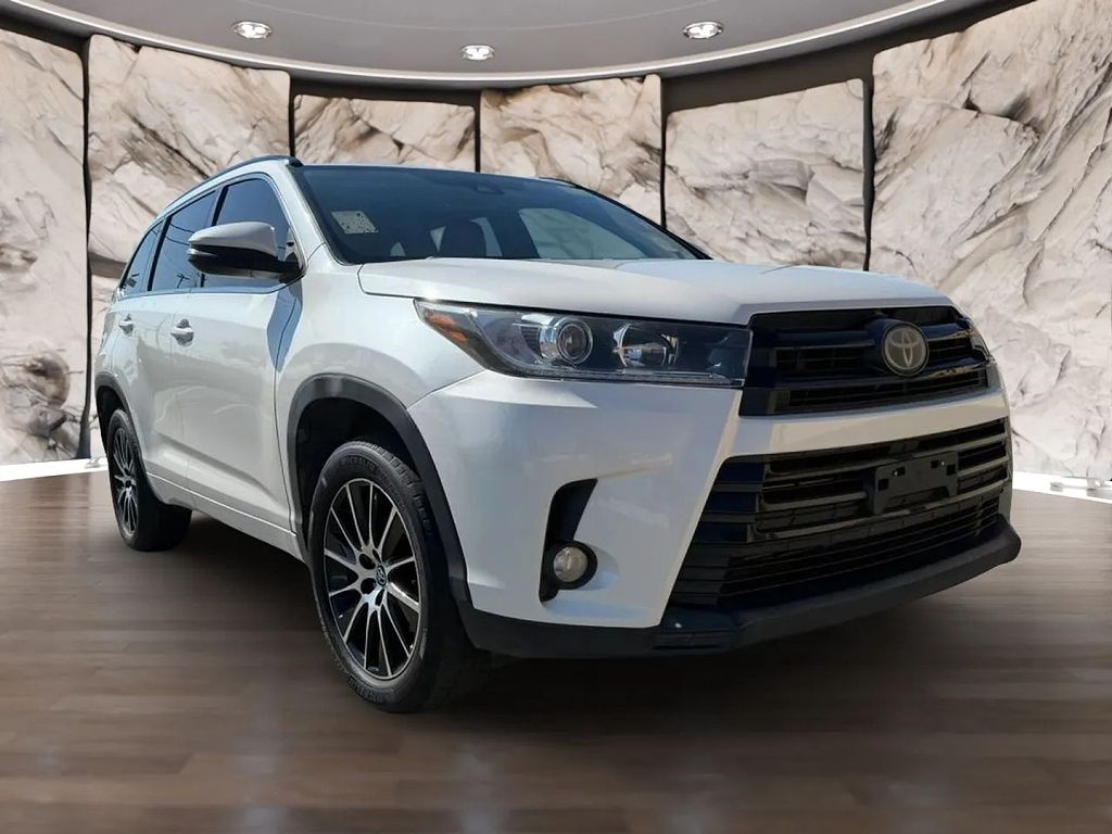 2018 Toyota Highlander SE