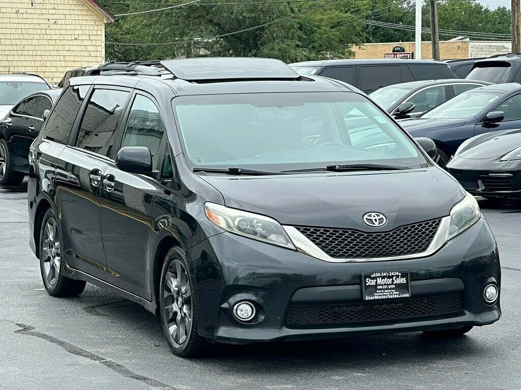 2016 Toyota Sienna SE Premium 8-Passenger