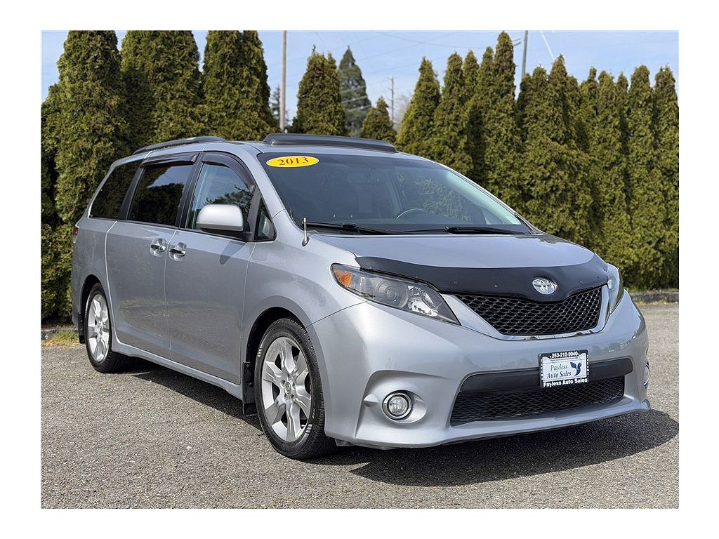 2013 Toyota Sienna SE 8-Passenger