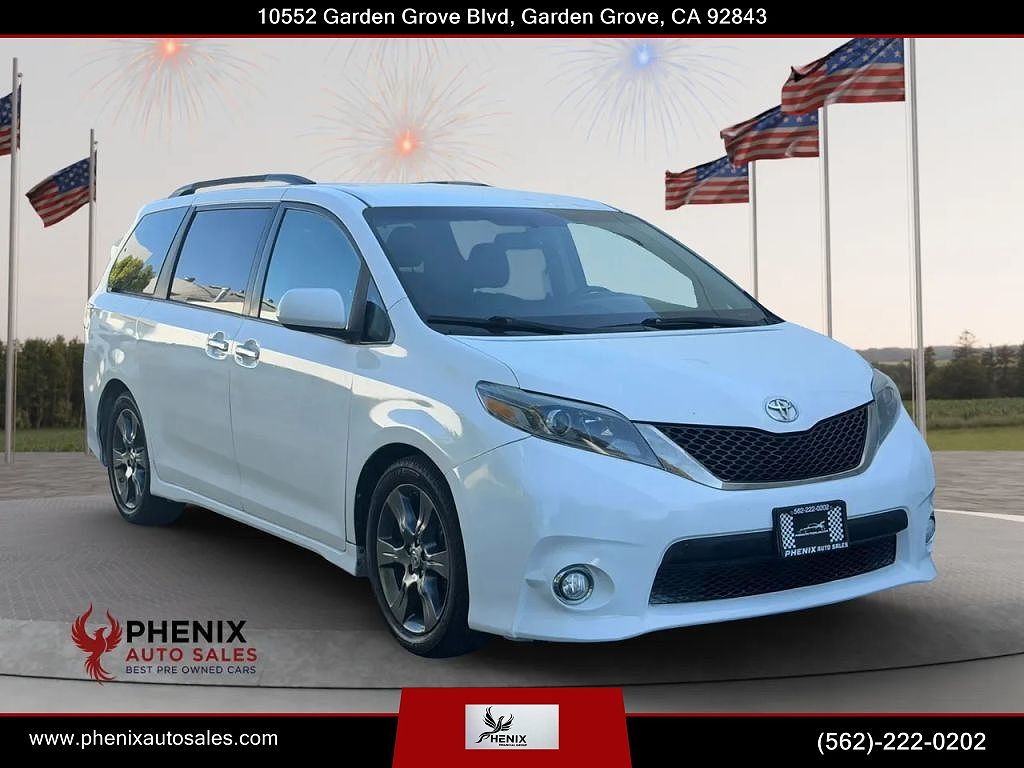 2016 Toyota Sienna SE Premium 8-Passenger