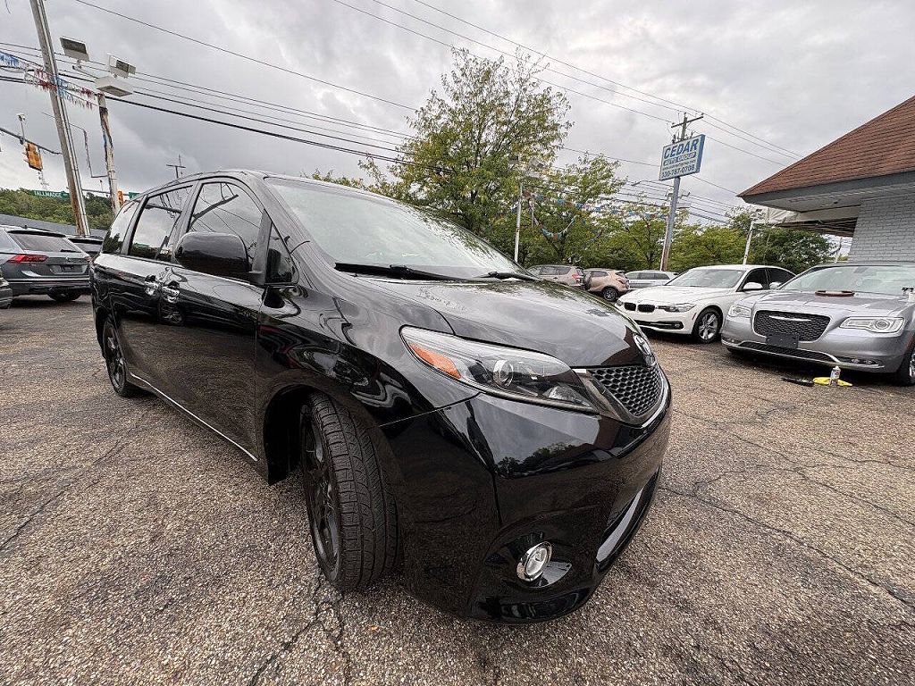 2015 Toyota Sienna SE Premium 8-Passenger