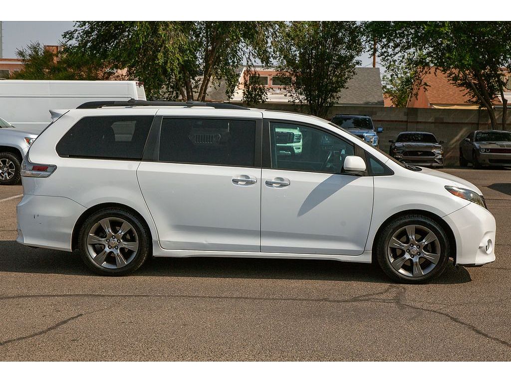2015 Toyota Sienna SE