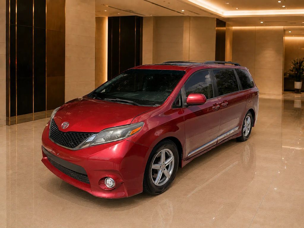 2016 Toyota Sienna SE Premium 8-Passenger