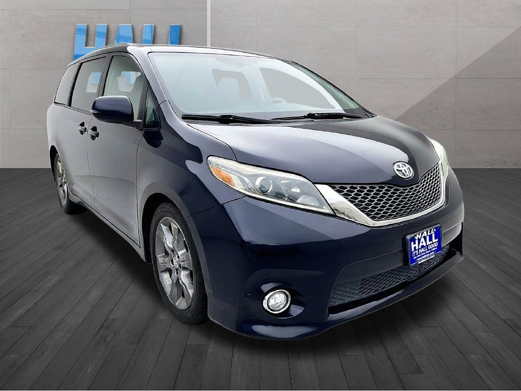 2016 Toyota Sienna SE Premium 8-Passenger