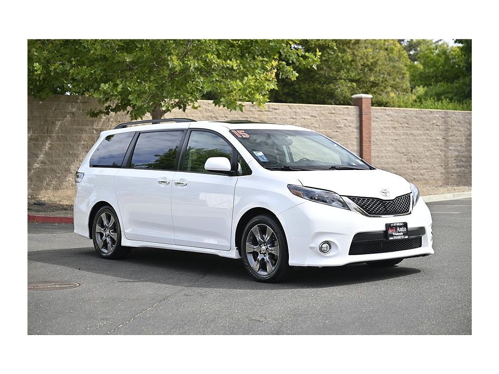2015 Toyota Sienna SE Premium 8-Passenger