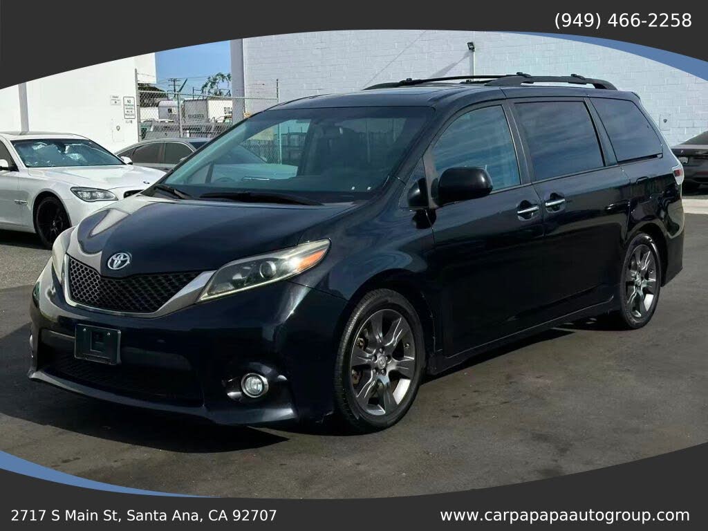 2016 Toyota Sienna SE 8-Passenger