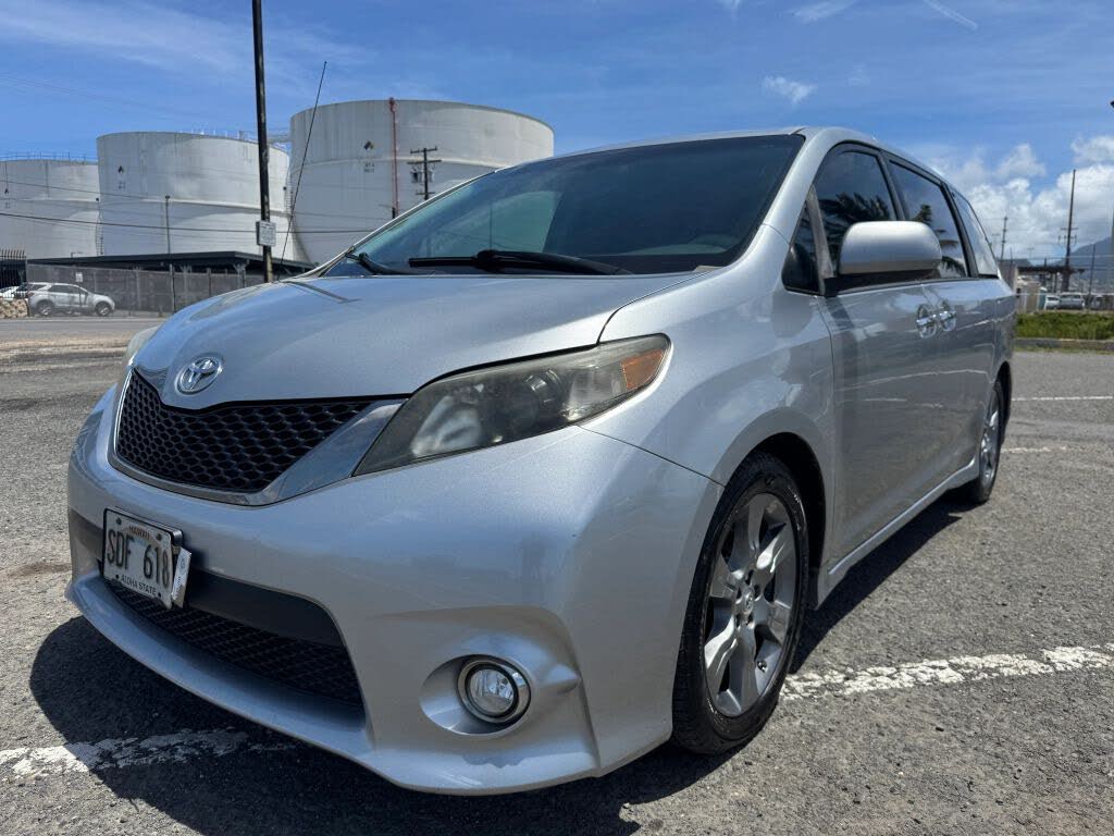 2014 Toyota Sienna SE 8-Passenger
