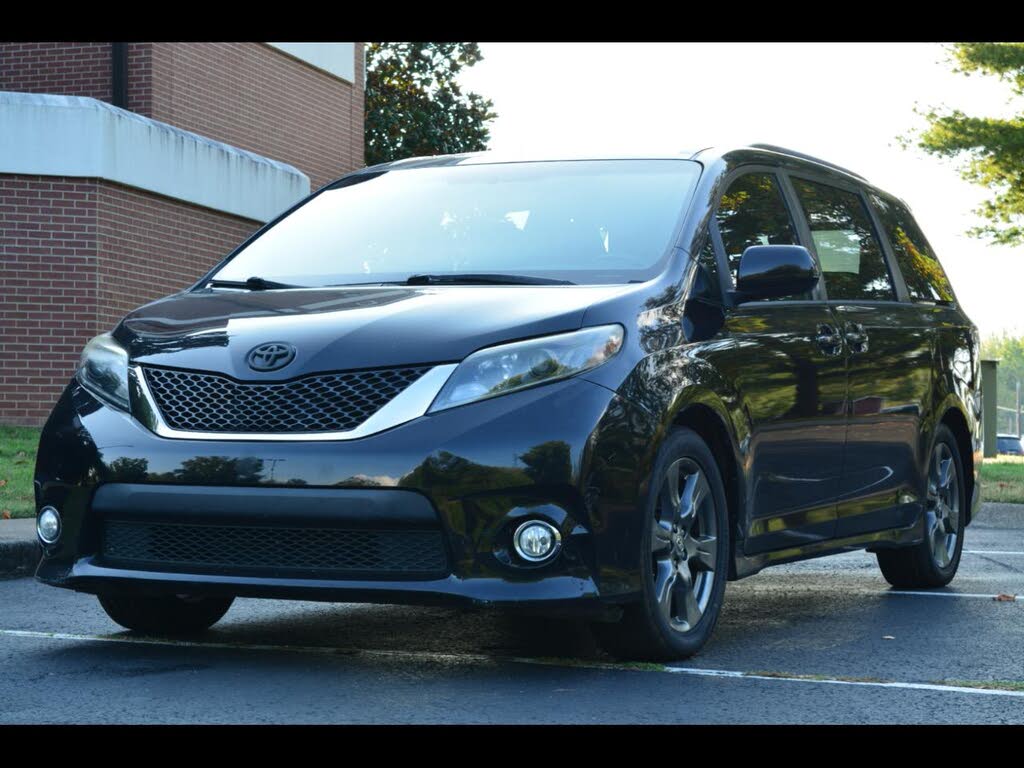 2015 Toyota Sienna SE 8-Passenger