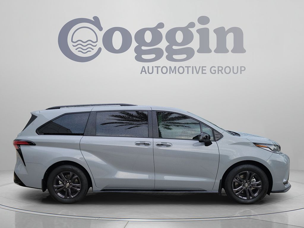2026 Toyota Sienna XSE 7 Passenger