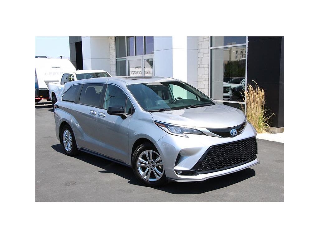 2021 Toyota Sienna XSE 7-Passenger