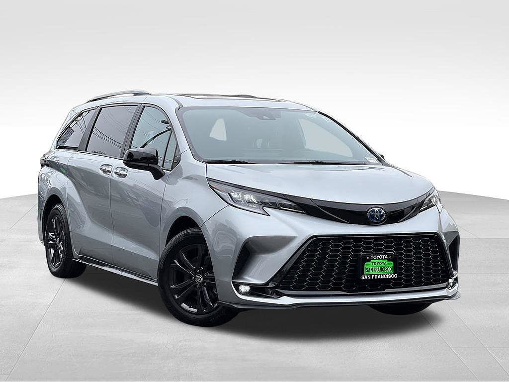2025 Toyota Sienna XSE 7 Passenger