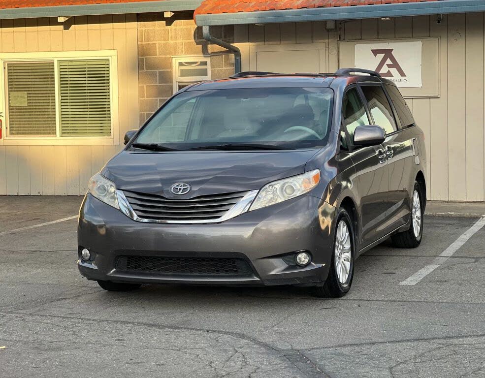 2012 Toyota Sienna Limited 7-Passenger