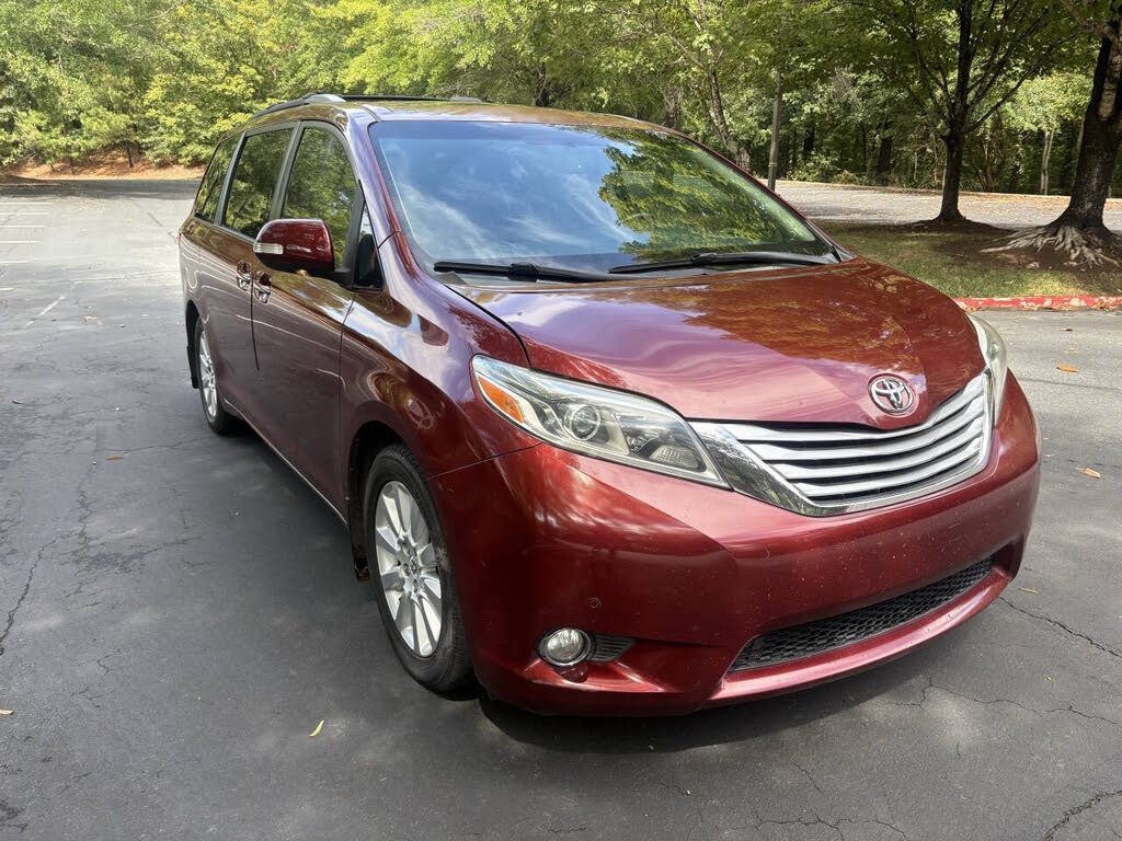 2015 Toyota Sienna XLE 7-Passenger Mobility Auto Access