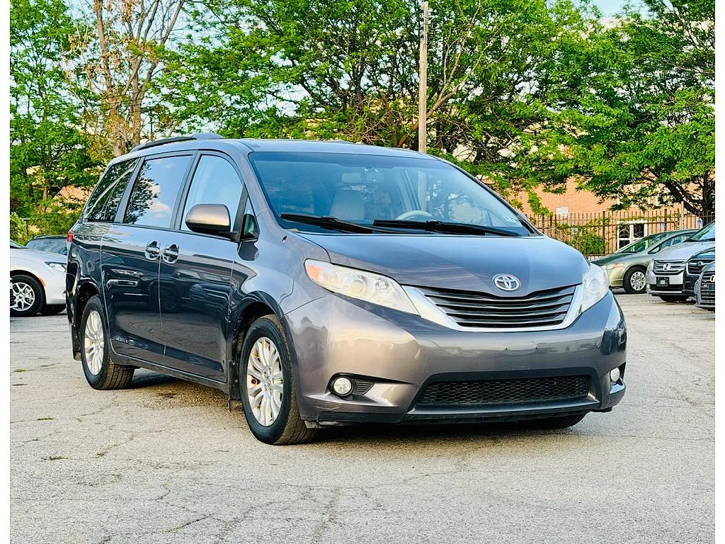 2014 Toyota Sienna Limited 7-Passenger