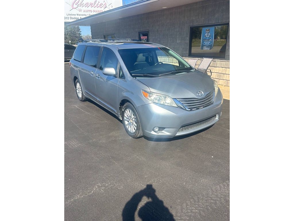 2015 Toyota Sienna Limited Premium 7-Passenger