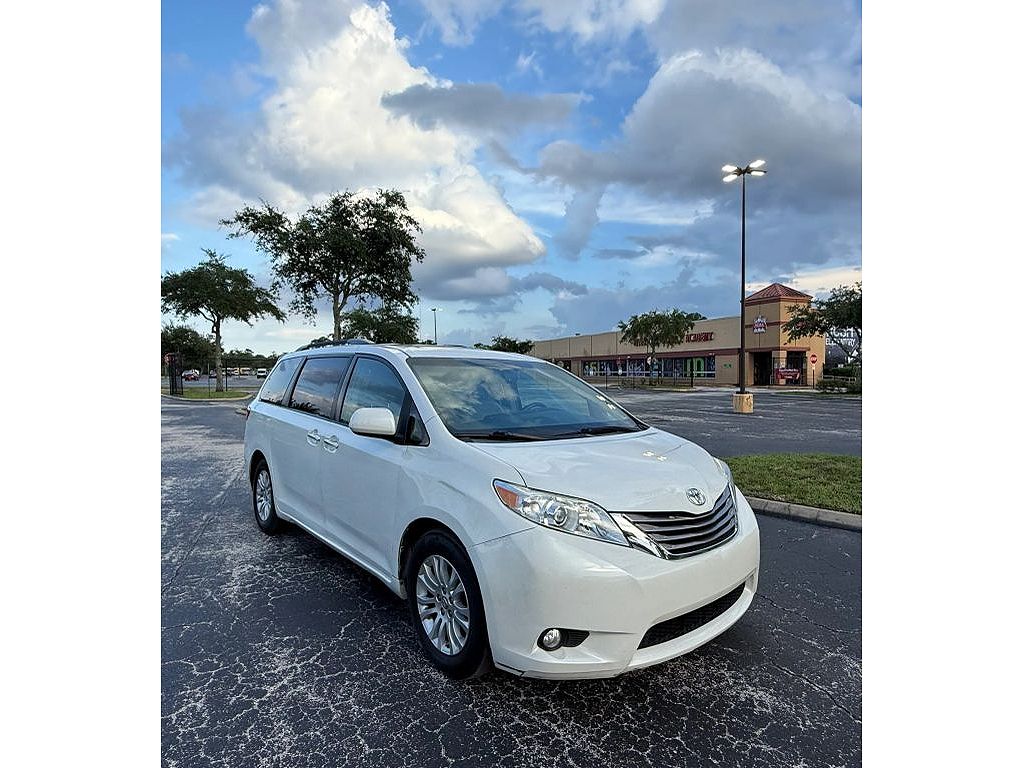 2015 Toyota Sienna Limited Premium 7-Passenger