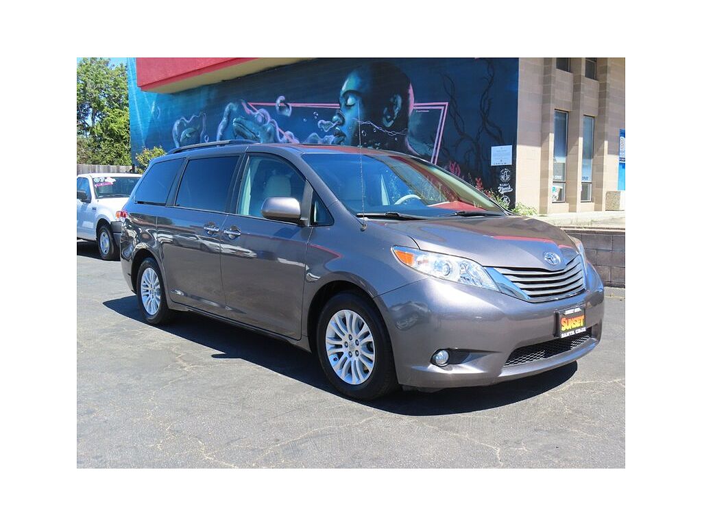 2014 Toyota Sienna Limited 7-Passenger