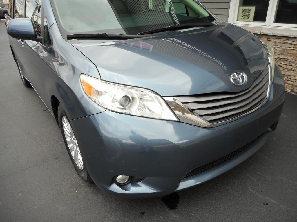 2015 Toyota Sienna Limited Premium 7-Passenger