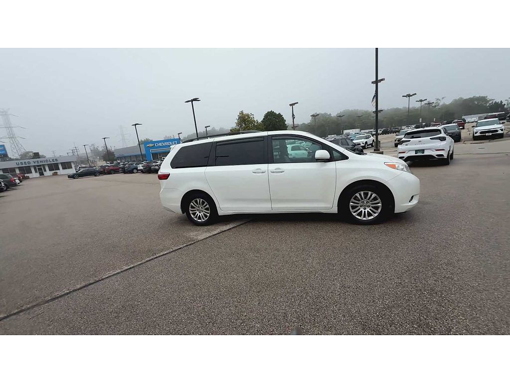 2016 Toyota Sienna Limited Premium 7-Passenger