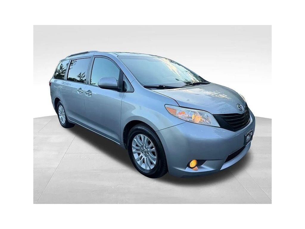 2015 Toyota Sienna Limited Premium 7-Passenger