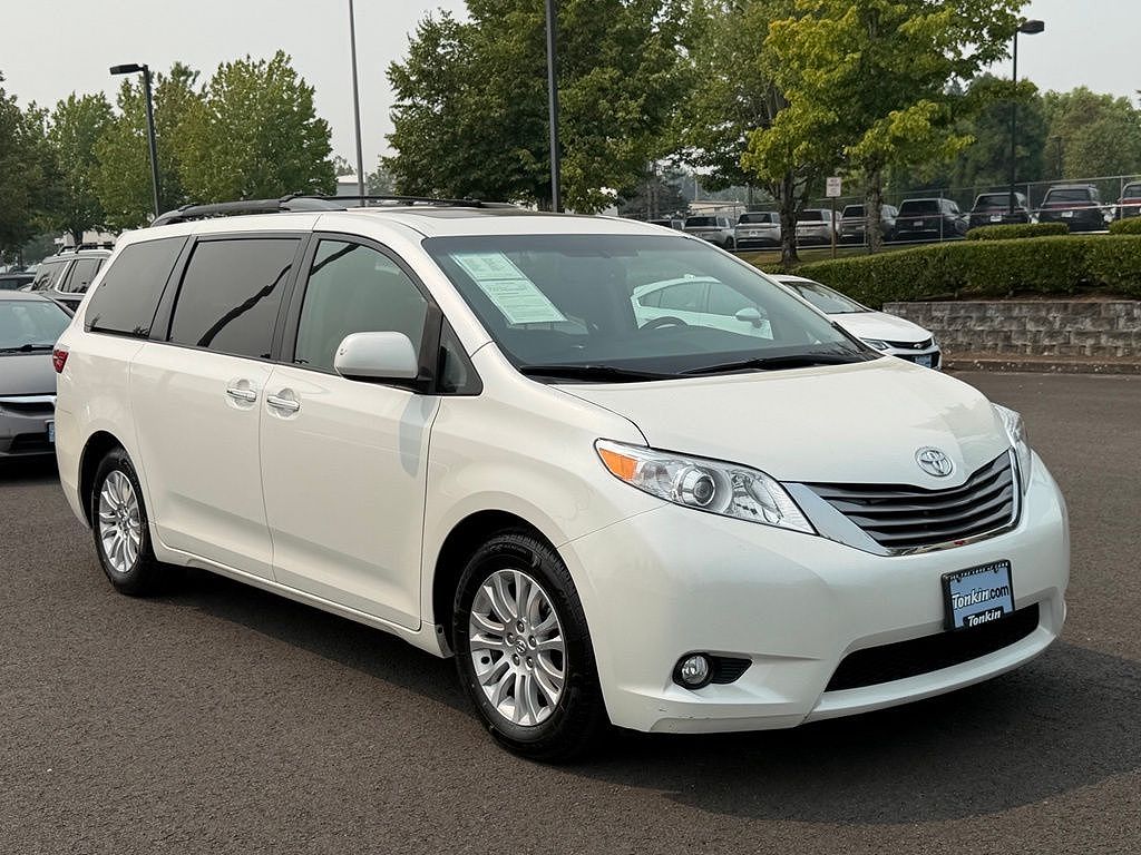 2015 Toyota Sienna Limited Premium 7-Passenger