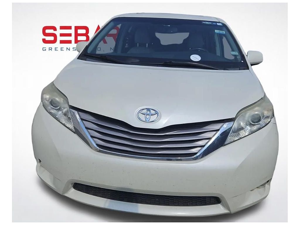 2015 Toyota Sienna XLE 8-Passenger