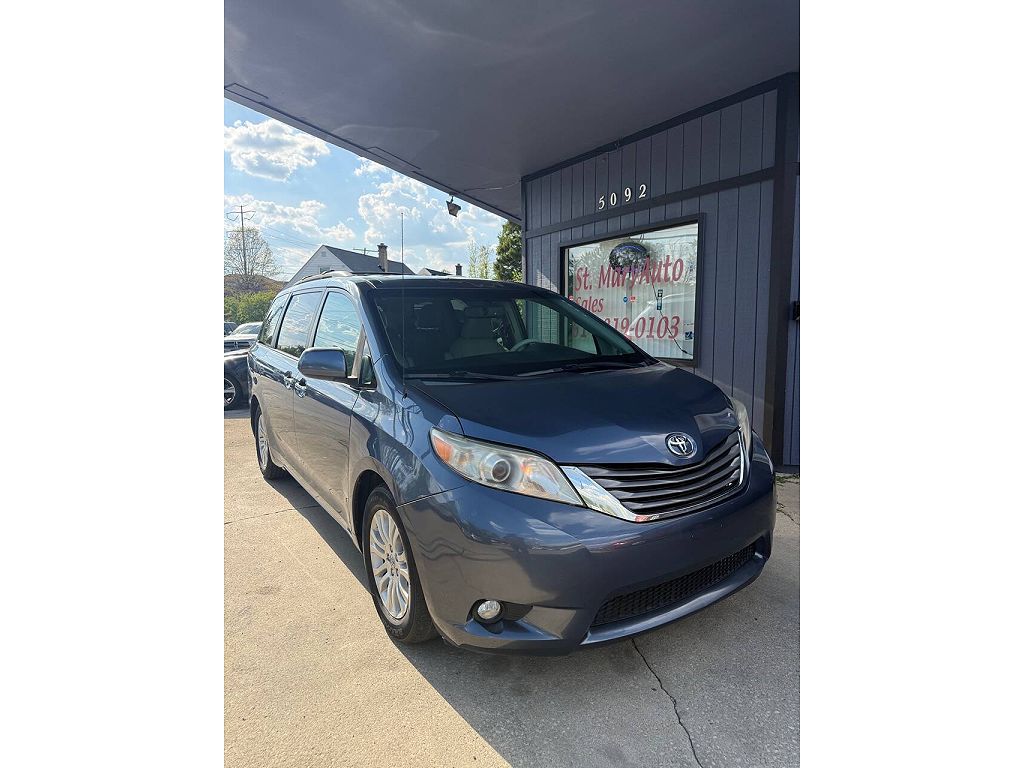 2013 Toyota Sienna Limited 7-Passenger