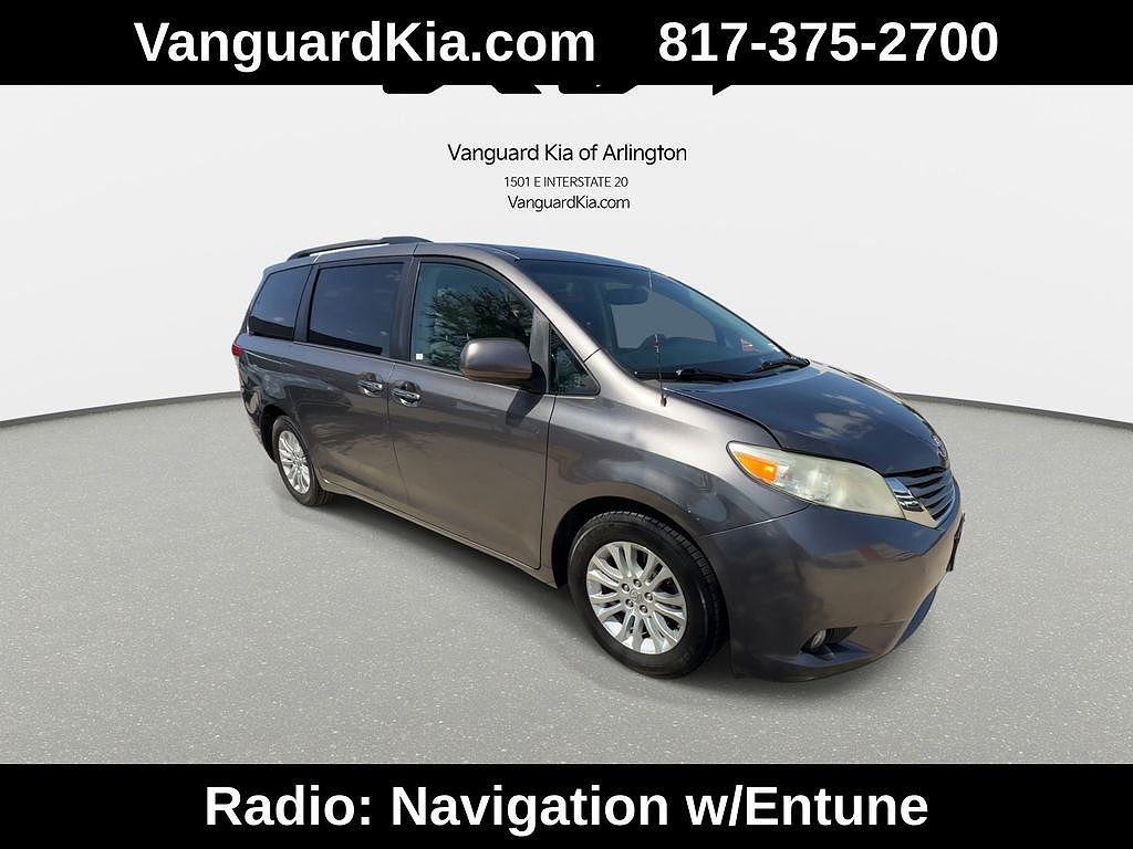 2014 Toyota Sienna XLE 8 Passenger