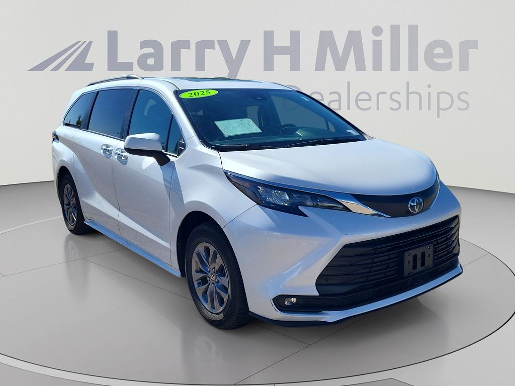 2025 Toyota Sienna XLE 7-Passenger