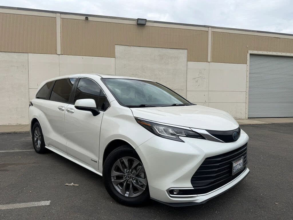 2021 Toyota Sienna XLE 7-Passenger