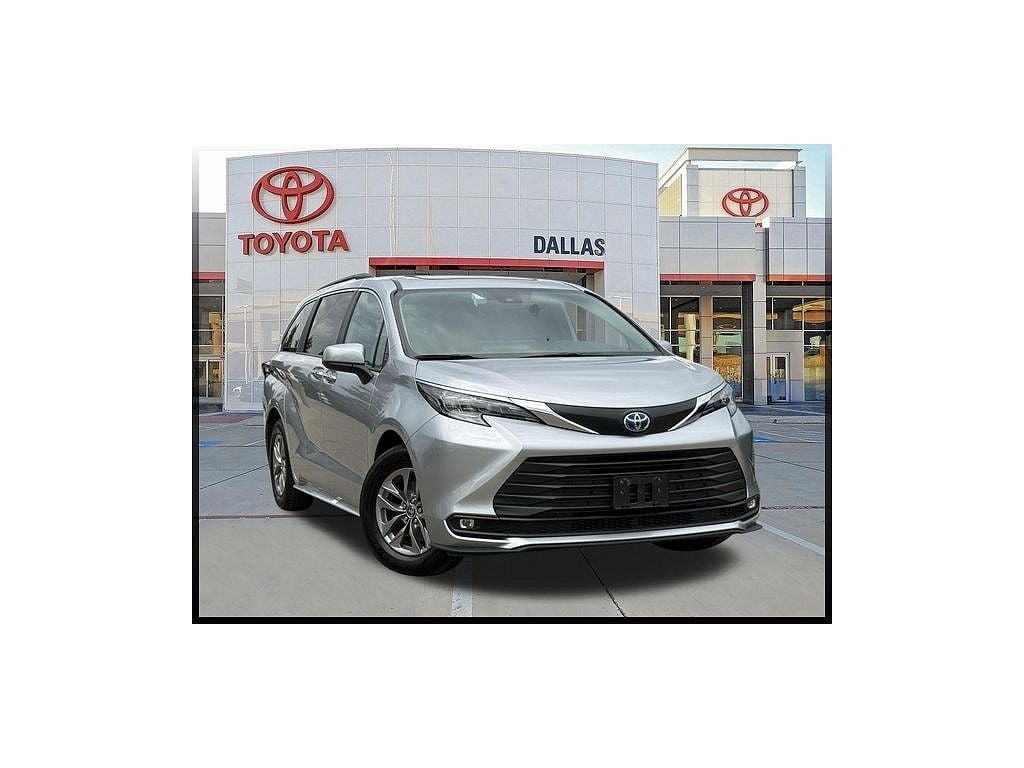 2025 Toyota Sienna XLE