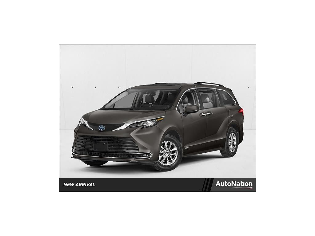 2021 Toyota Sienna XLE 8 Passenger