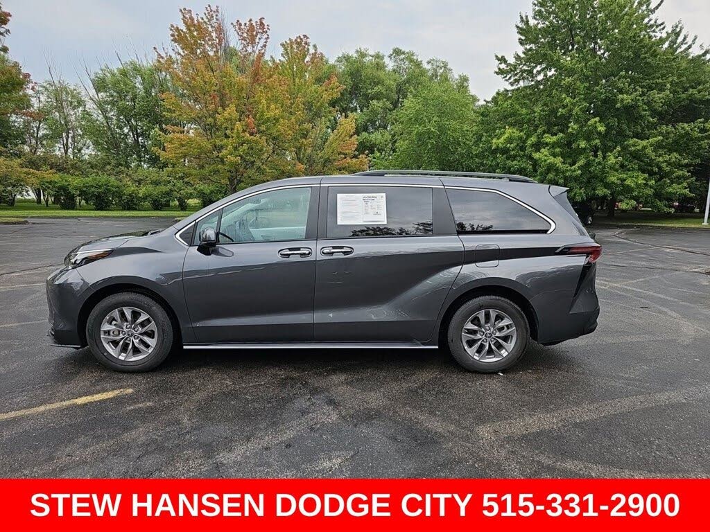 2025 Toyota Sienna XLE 7-Passenger