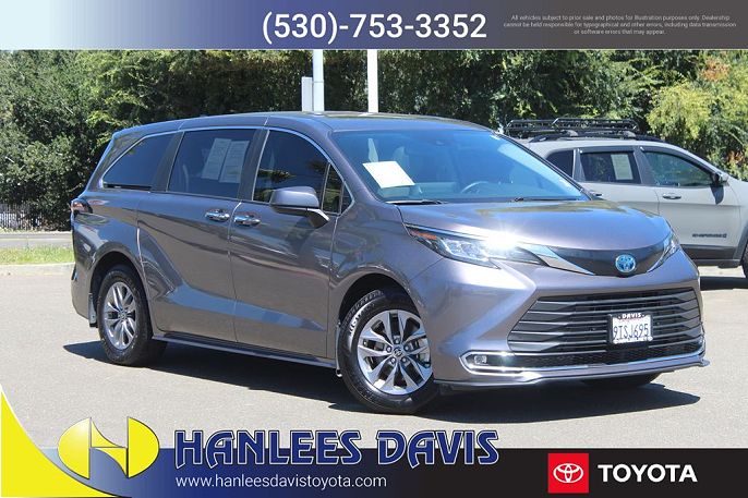 2023 Toyota Sienna XLE 8-Passenger