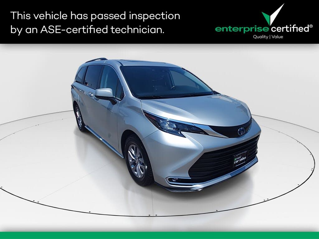 2024 Toyota Sienna XLE 8-Passenger