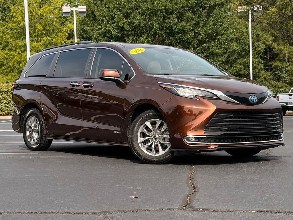 2021 Toyota Sienna XLE 7-Passenger
