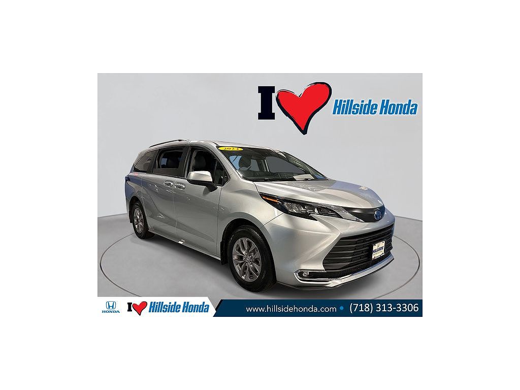 2024 Toyota Sienna XLE 7-Passenger