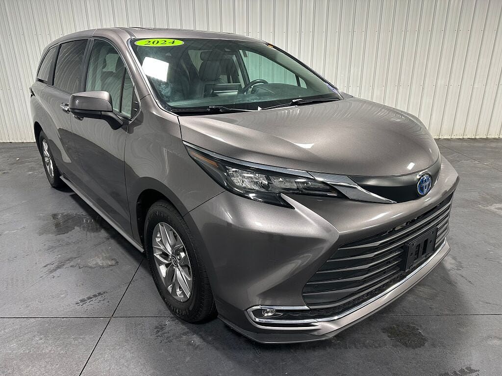 2024 Toyota Sienna XLE 7-Passenger