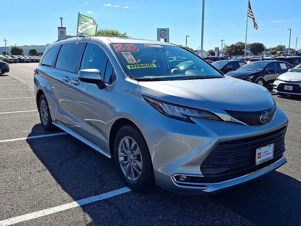 2023 Toyota Sienna XLE
