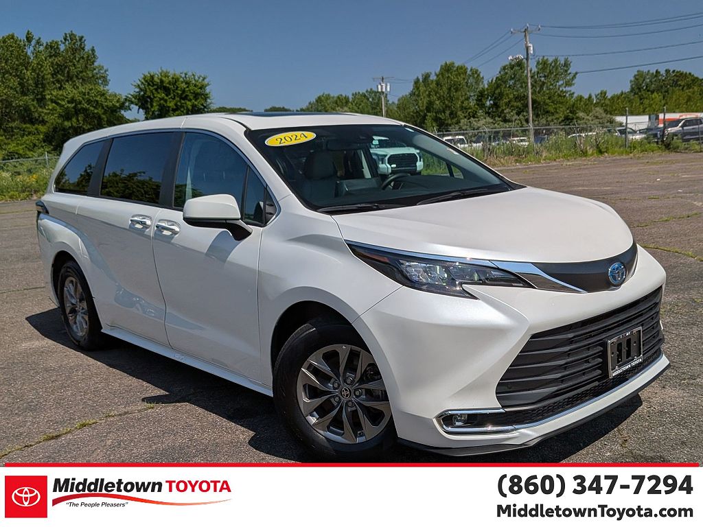 2024 Toyota Sienna XLE 7-Passenger