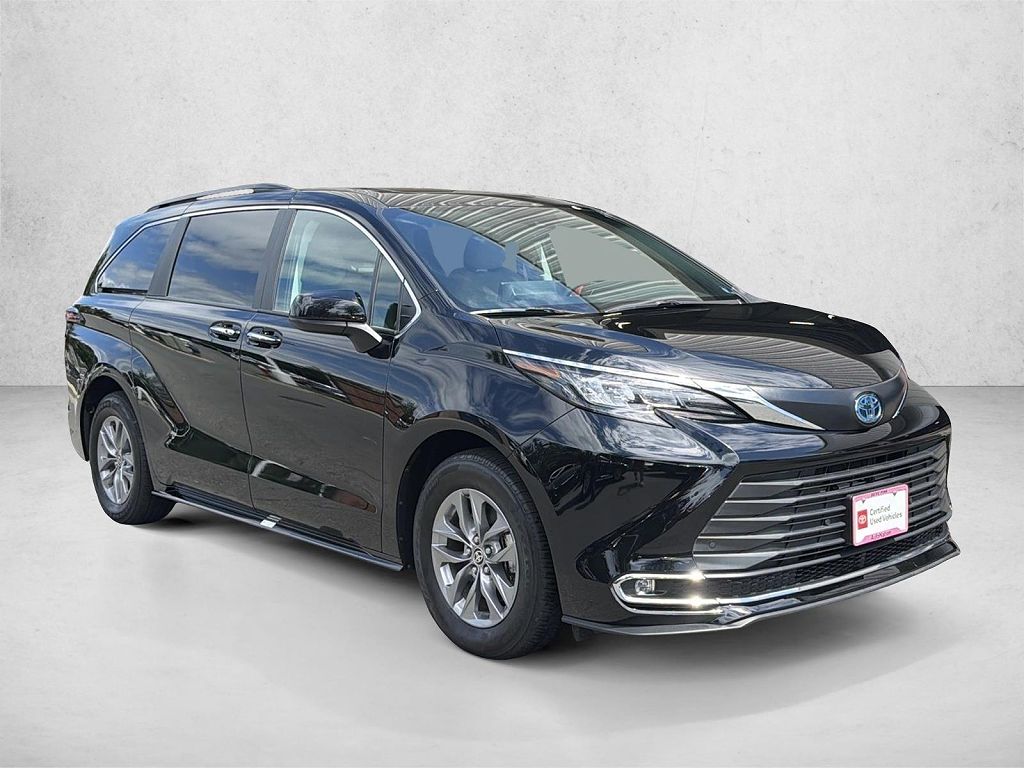 2024 Toyota Sienna XLE 7 Passenger