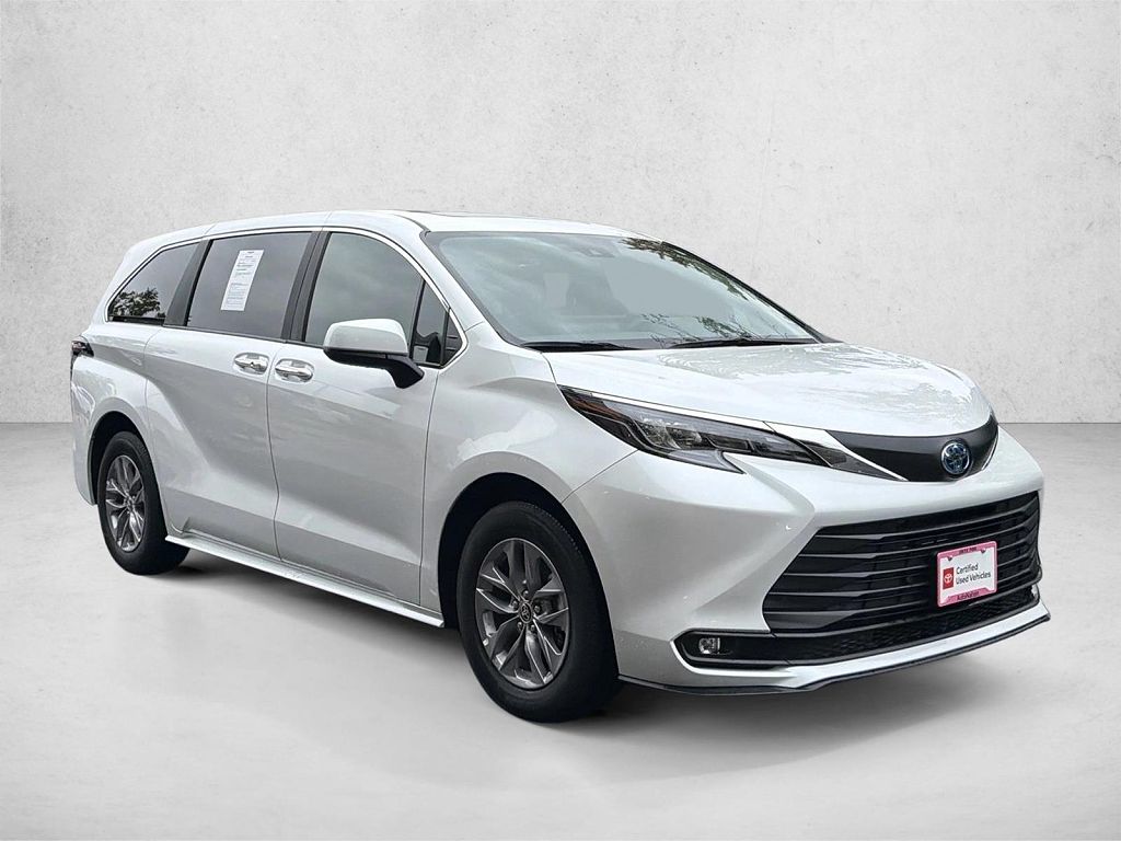 2025 Toyota Sienna XLE 7 Passenger
