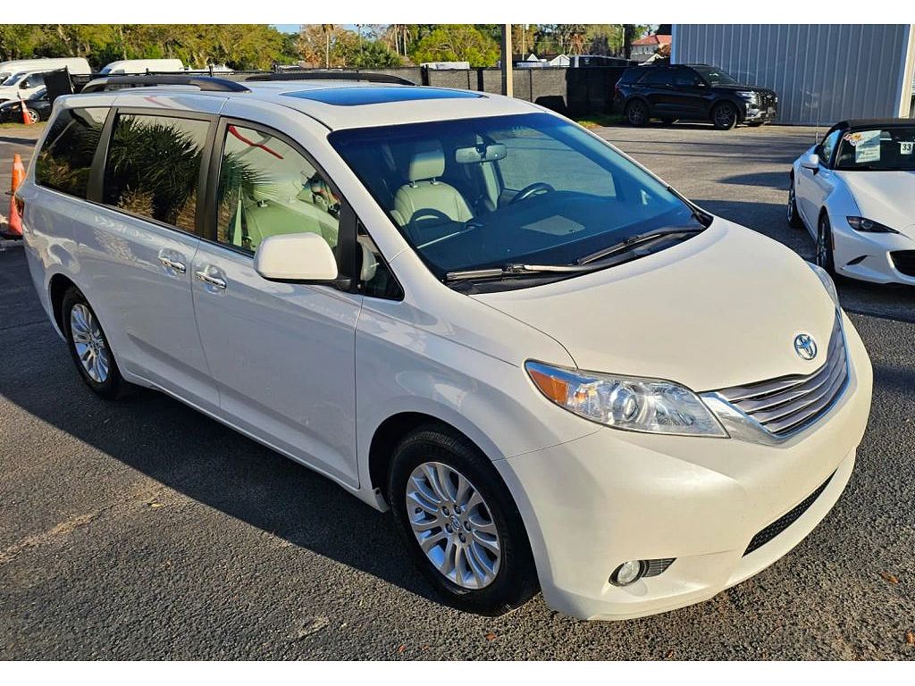 2017 Toyota Sienna Limited Premium 7-Passenger