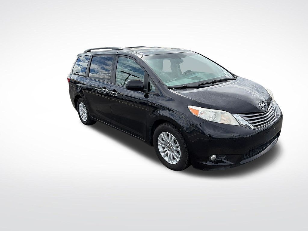 2017 Toyota Sienna Limited Premium 7-Passenger
