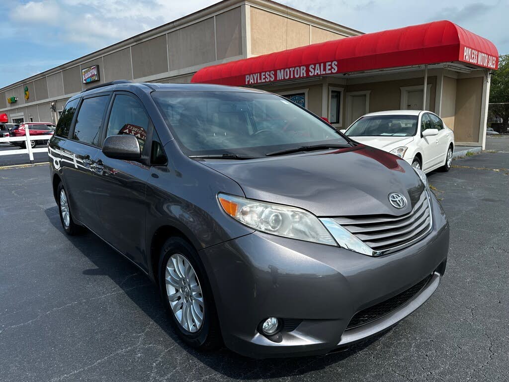 2017 Toyota Sienna Limited Premium 7-Passenger