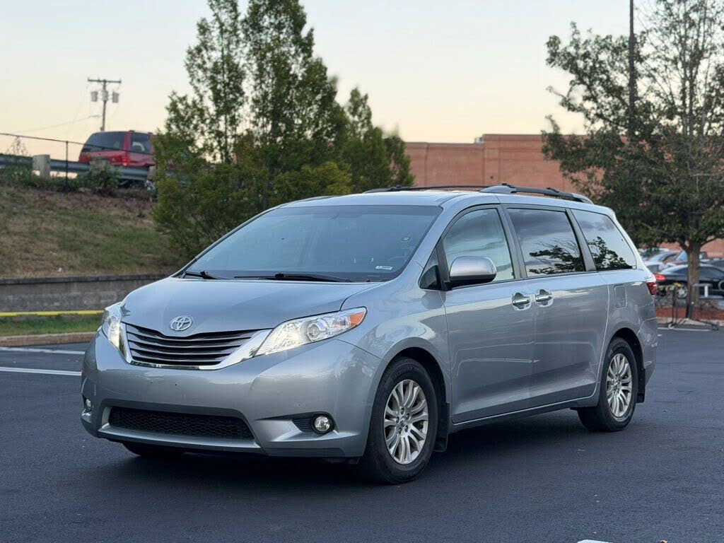 2017 Toyota Sienna Limited Premium 7-Passenger