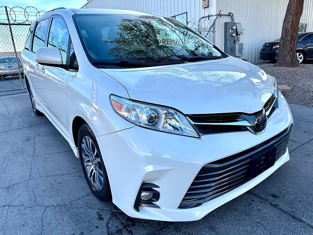 2018 Toyota Sienna Limited Premium 7-Passenger