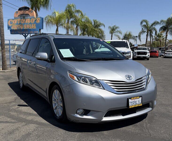 2017 Toyota Sienna XLE 8-Passenger
