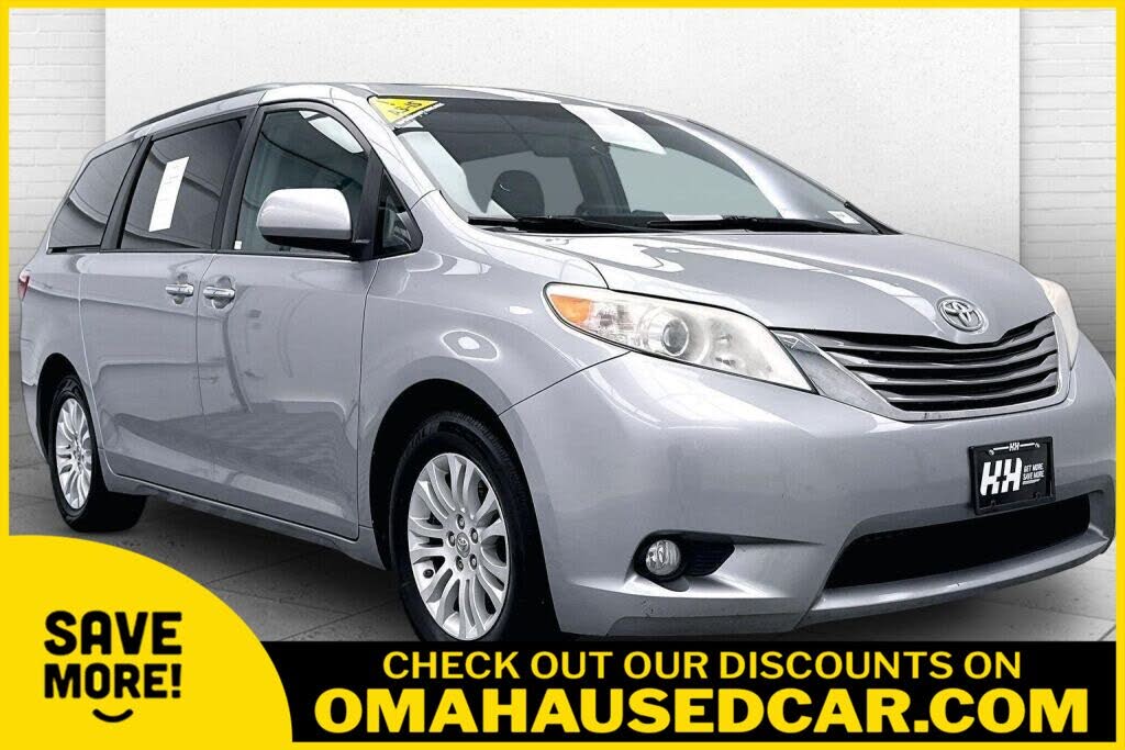 2017 Toyota Sienna XLE 8-Passenger