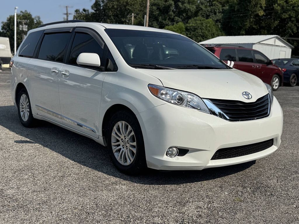 2017 Toyota Sienna Limited Premium 7-Passenger